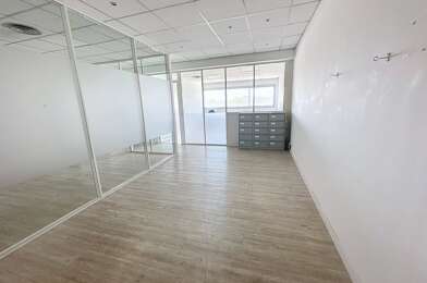 Bureau 7 pièces 2000 €