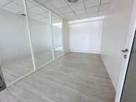 Locaux 134m² + 3 parkings - 2000€ c/comprises — photo 3