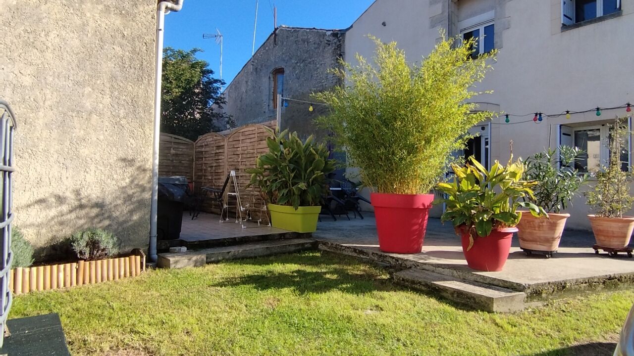 immeuble  pièces 180 m2 à vendre à Tonnay-Charente (17430)