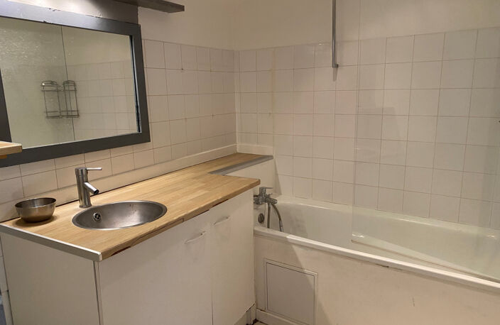 Appartement 3 pièces de 74,09 m2 17 Rue pêcherie 26100 ROMANS SUR ISERE — photo 5