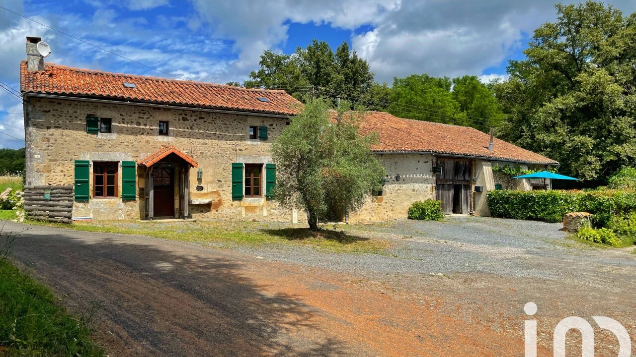 maison 15 pièces 314 m2 à vendre à Rouzède (16220)