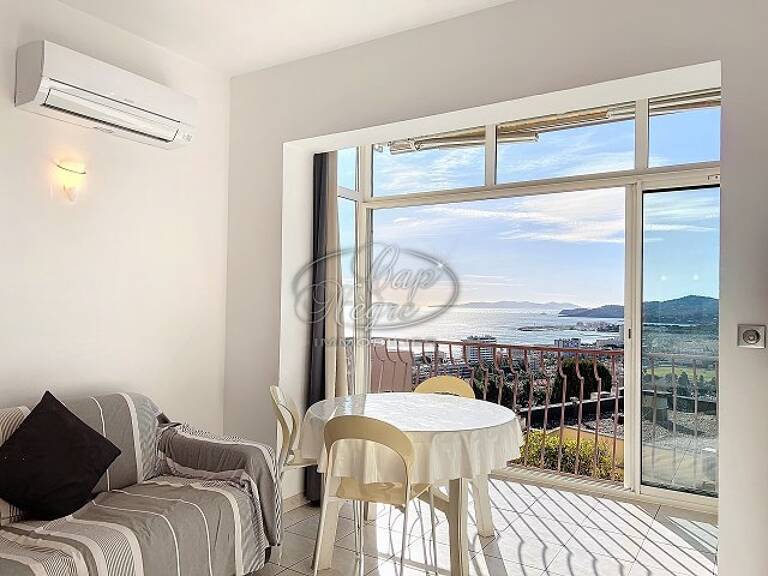 Appartement situé sur les hauteurs du Lavandou avec magnifique v — photo 1