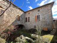 Maison de caractère avec cour et terrasse — photo 3