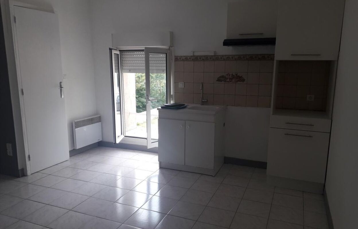 appartement 2 pièces 26 m2 à louer à Saintes (17100)