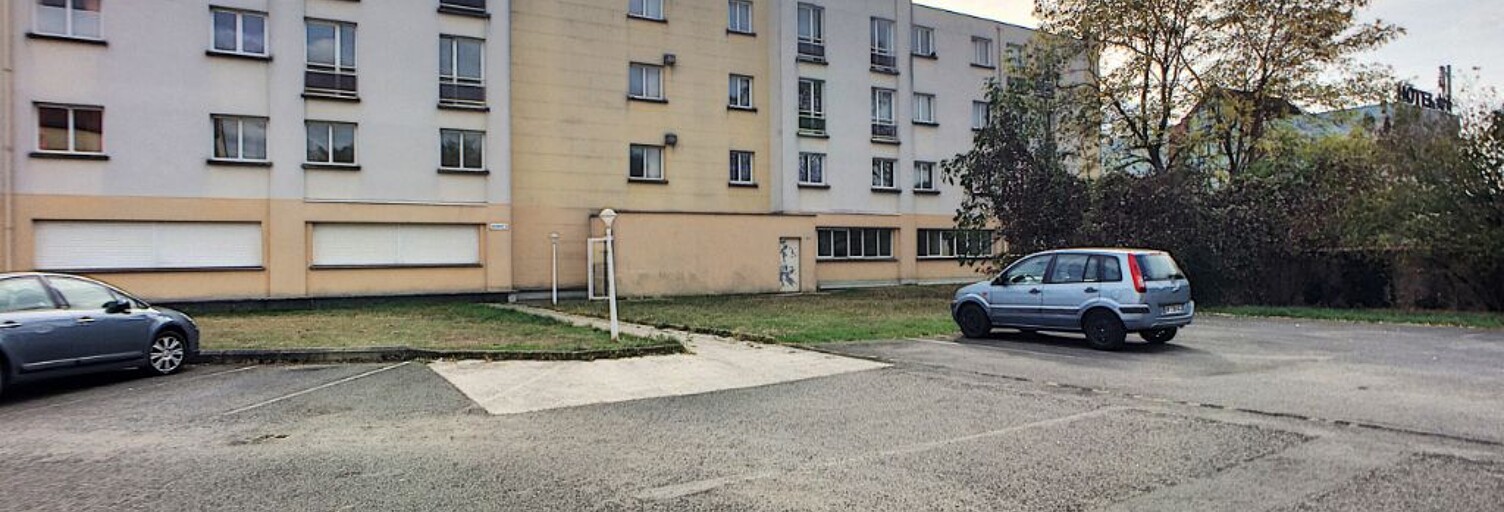 Garage   m² à louer à Montargis (45200)