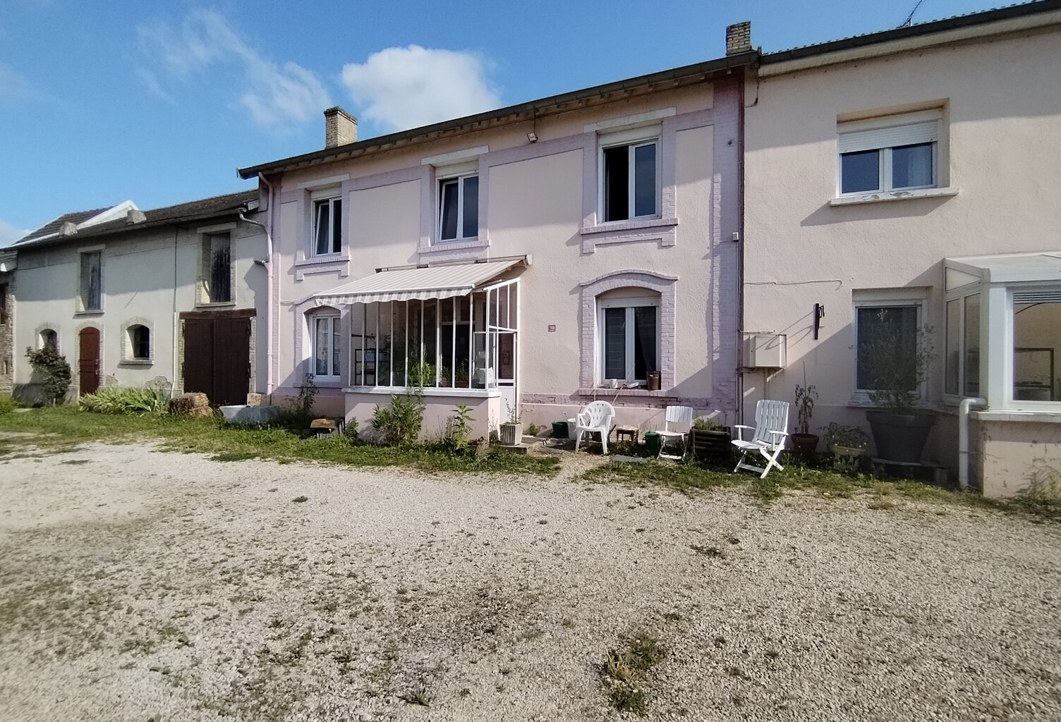 Ensemble immobilier au coeur des vignes — photo 1