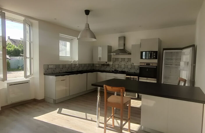 Vente maison 3 pièces 112 m² Saintes (17100) — photo 2