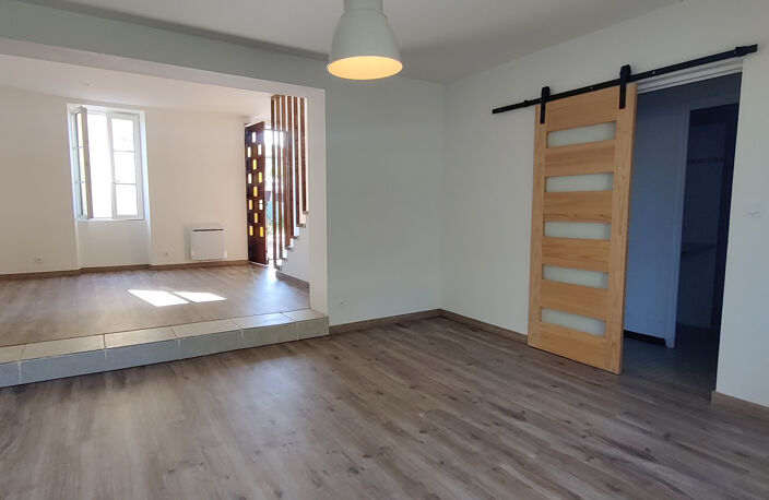 Vente maison 3 pièces 112 m² Saintes (17100) — photo 4