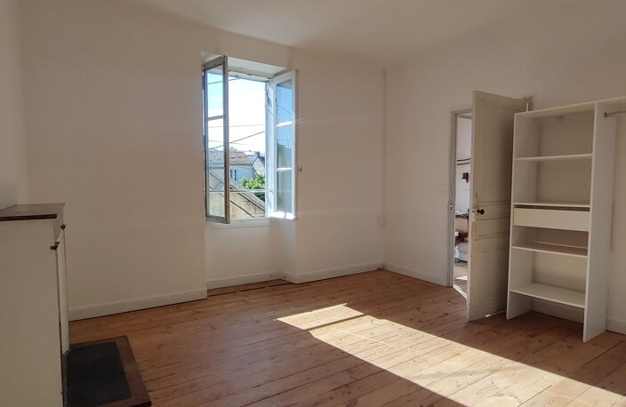 Vente maison 3 pièces 112 m² Saintes (17100) — photo 5
