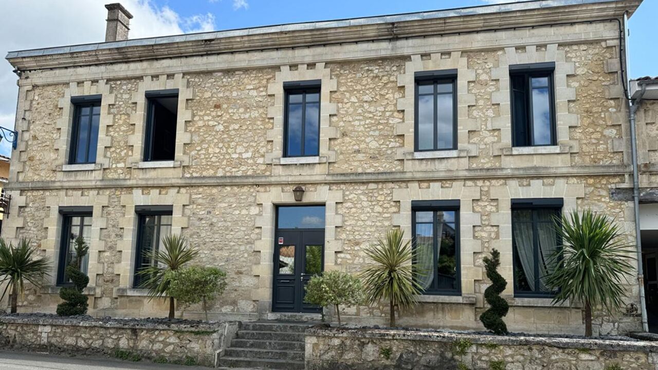 maison 10 pièces 356 m2 à vendre à La Roche-Chalais (24490)