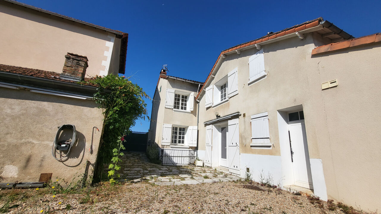 maison 5 pièces 123 m2 à vendre à Lussac-les-Châteaux (86320)