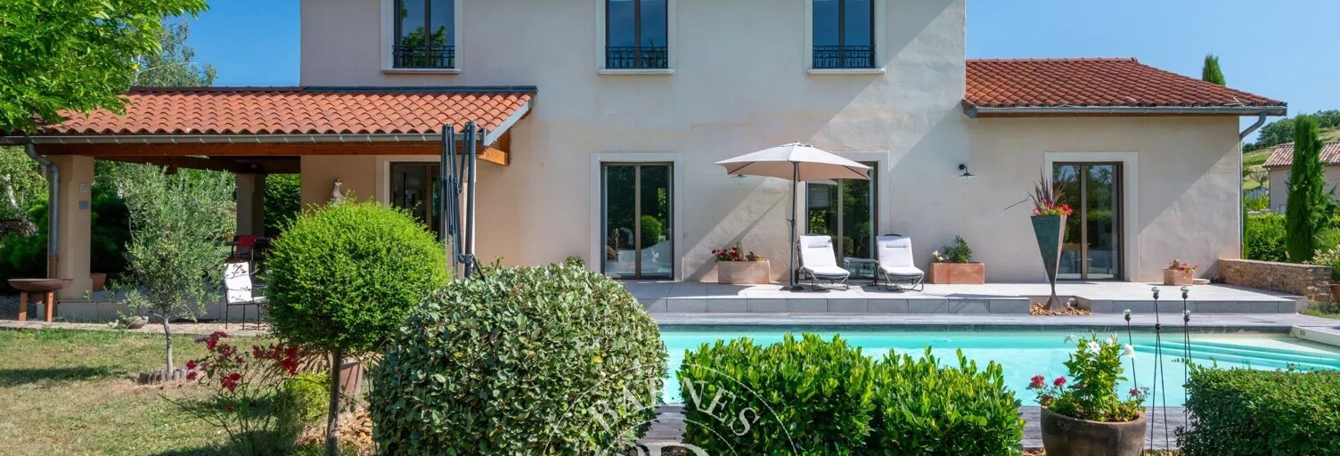 Maison 7 Pièces 207 m² à vendre à Cogny (69640)