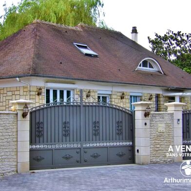 Maison 8 pièces 499000 €