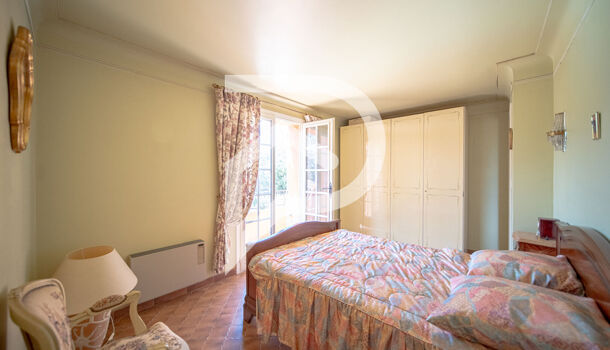 Villa / Maison 5 pièces  à vendre Saint-Raphaël 83700