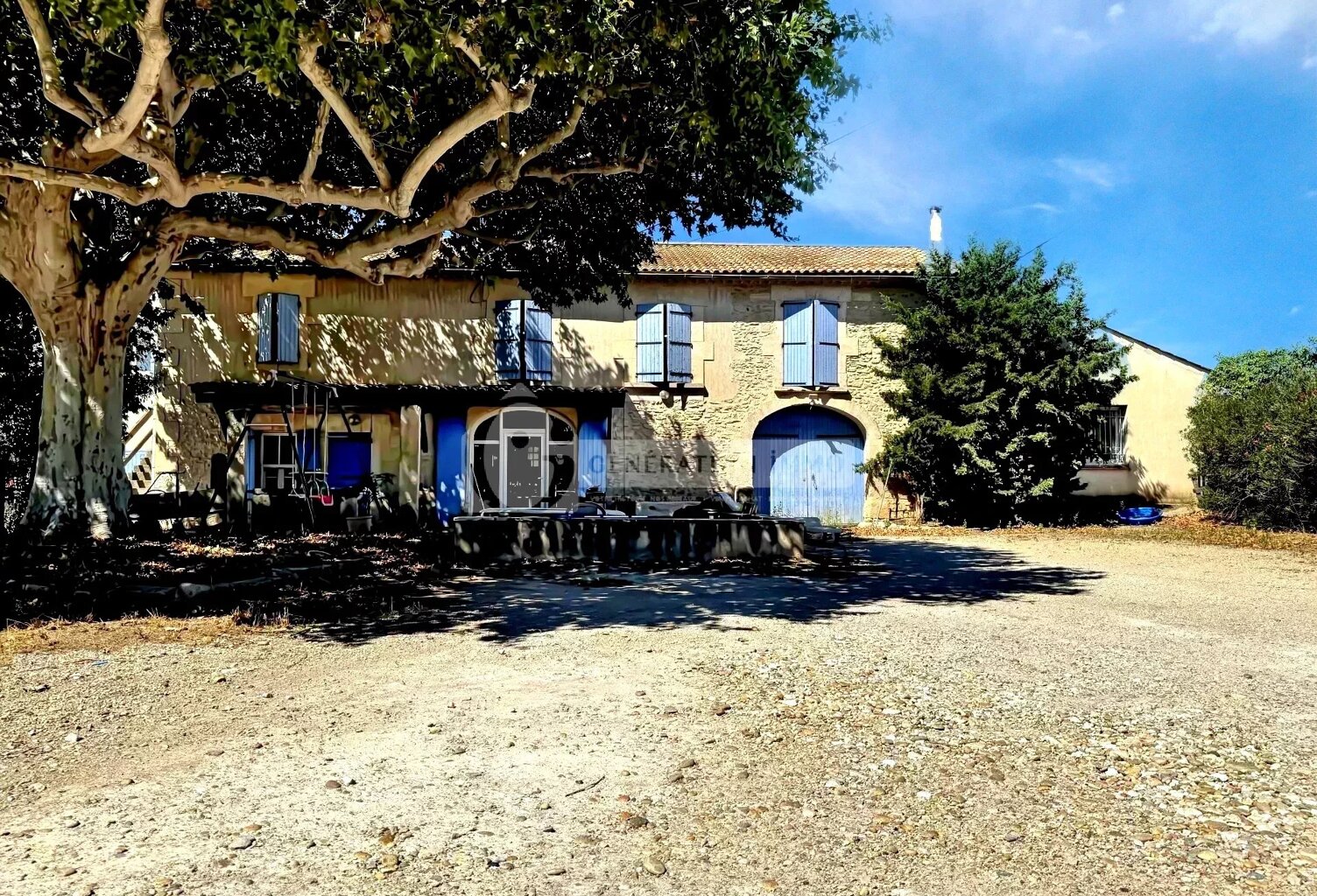 Mas en campagne d'Eyragues — photo 1
