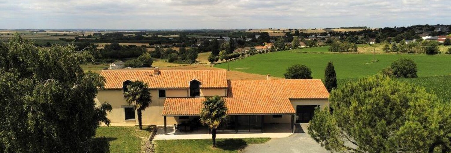 Maison 8 Pièces 245 m² à vendre à Mirebeau (86110)