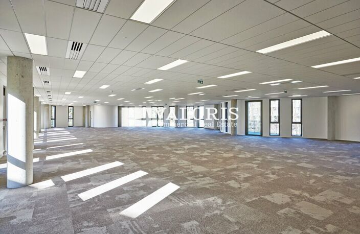BUREAUX à LOUER — photo 2