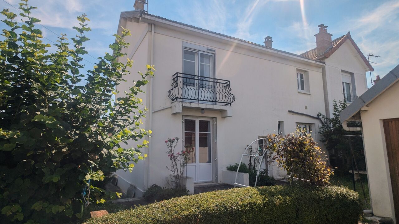 maison 5 pièces 102 m2 à vendre à Saint-Julien-les-Villas (10800)