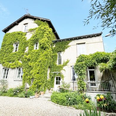 Maison 8 pièces 272 m²