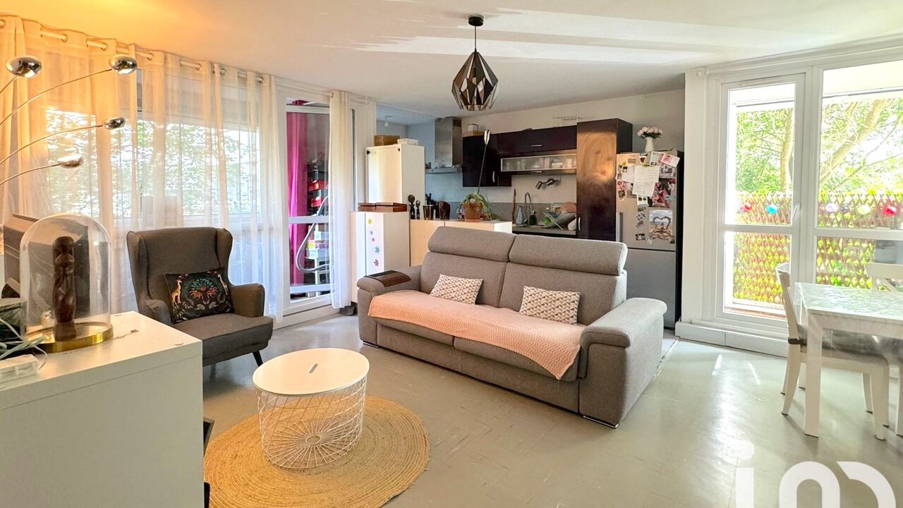 appartement 2 pièces 51 m2 à vendre à Les Ulis (91940)