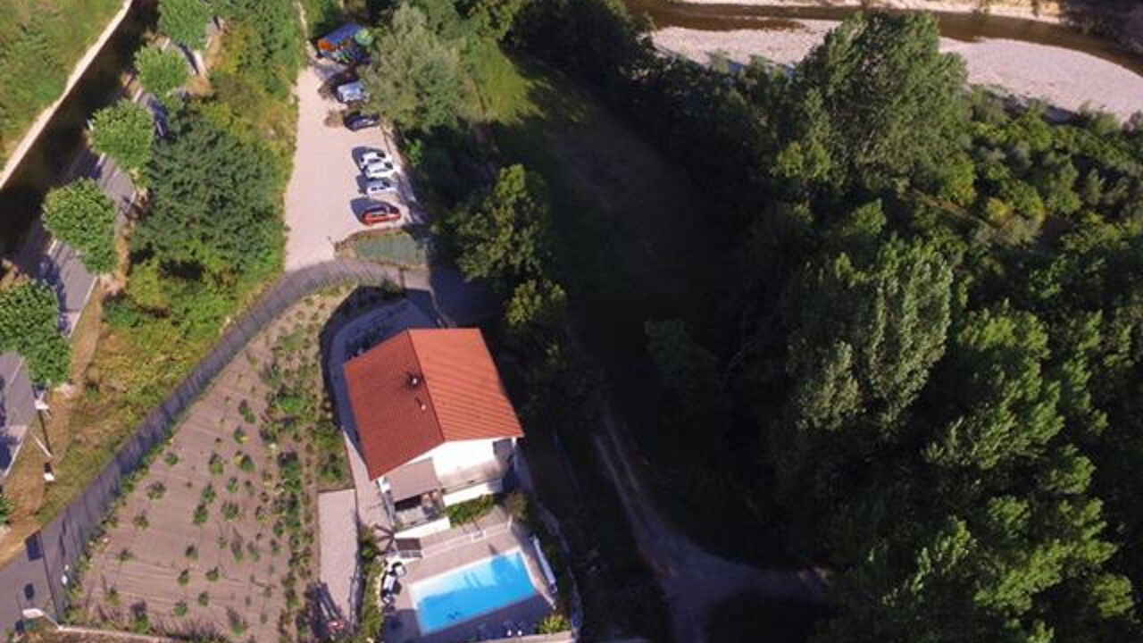 divers  pièces 170 m2 à vendre à Auberives-en-Royans (38680)