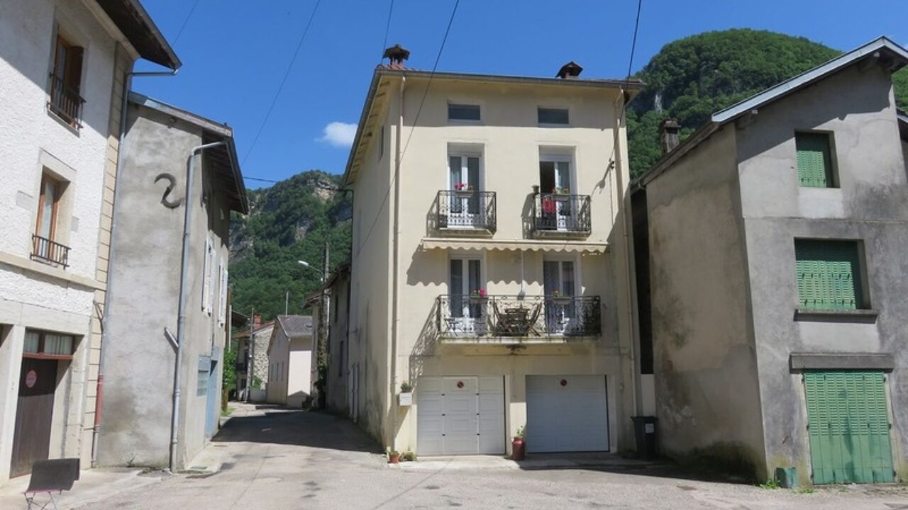 maison 6 pièces 147 m2 à vendre à Chaley (01230)