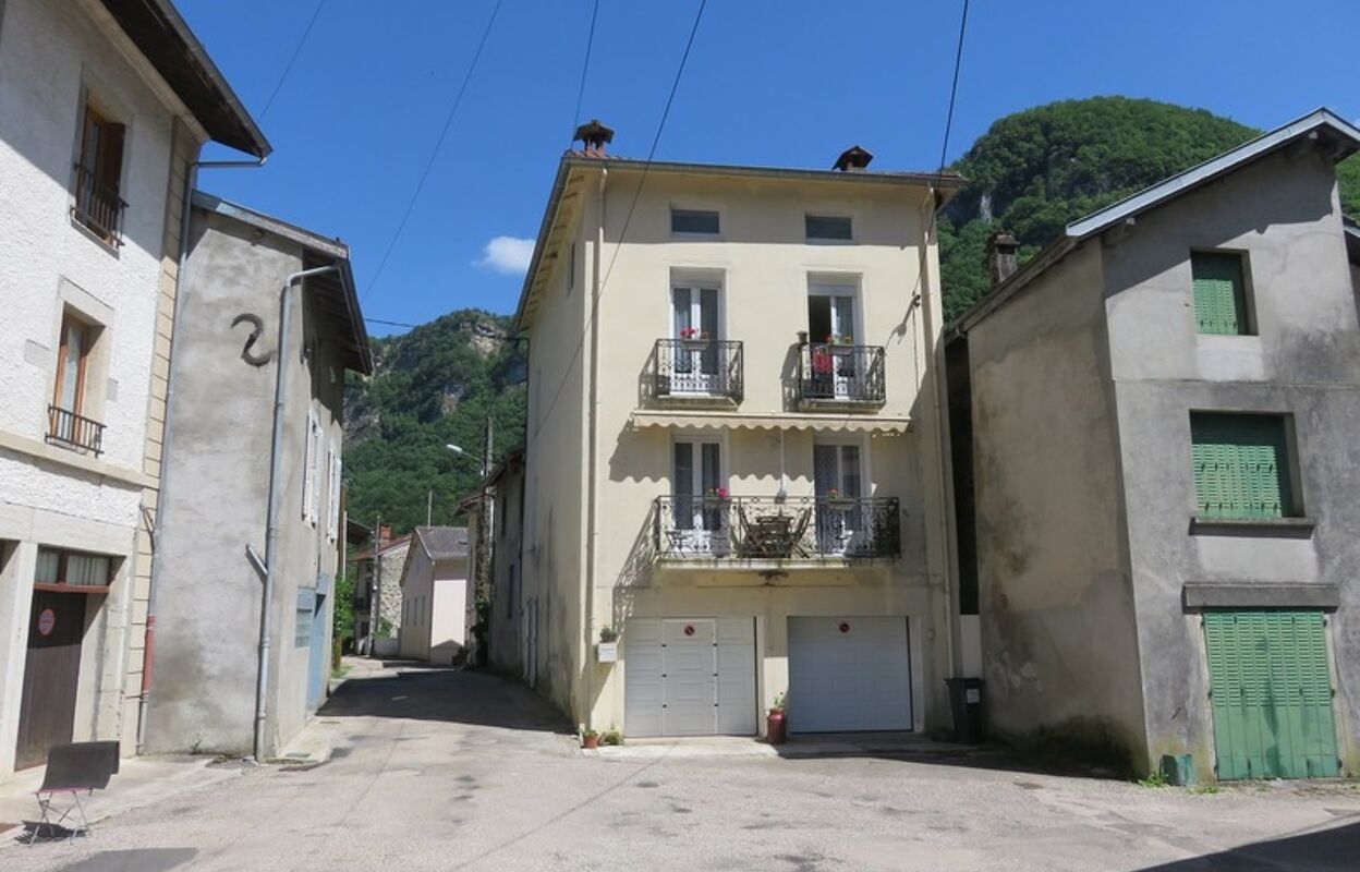 maison 6 pièces 147 m2 à vendre à Chaley (01230)