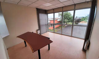 Commerce  158 m² à louer à Neuville-de-Poitou (86170)