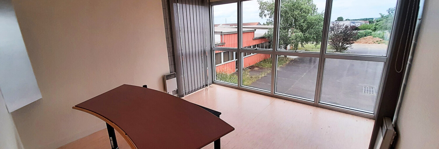 Commerce  158 m² à louer à Neuville-de-Poitou (86170)