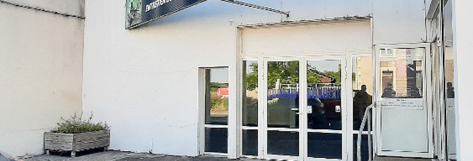 Commerce  100 m² à louer à Châtellerault (86100)