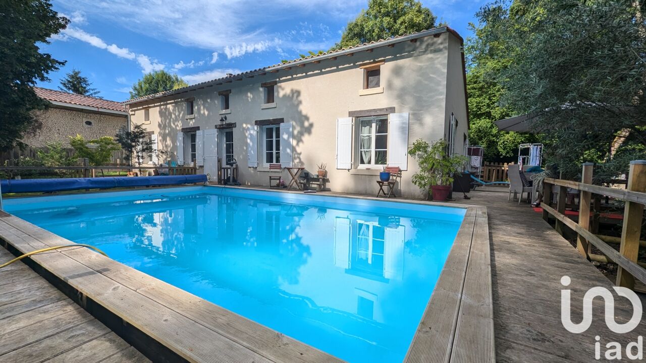 maison 7 pièces 202 m2 à vendre à Chevanceaux (17210)