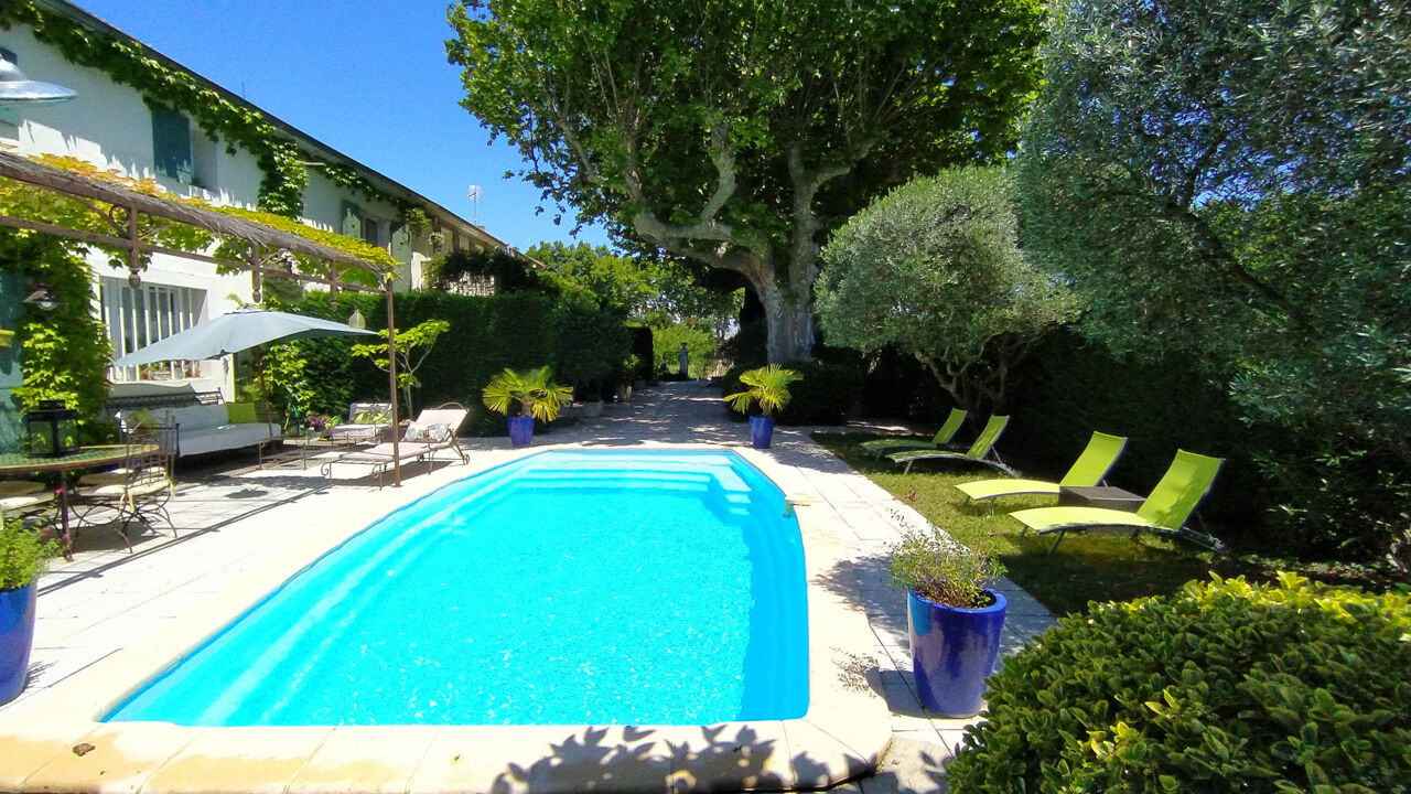 divers 12 pièces 350 m2 à vendre à Cabannes (13440)