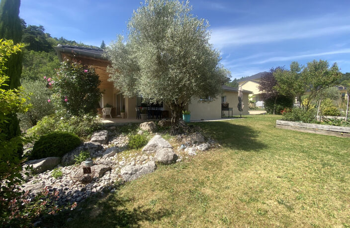 Villa récente de 163 m2 avec terrain de 1100m2 — photo 2
