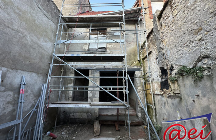 Immeuble de 180m2 à rénover. Toiture et plancher neufs. — photo 3