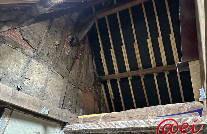 Immeuble de 180m2 à rénover. Toiture et plancher neufs. — photo 4