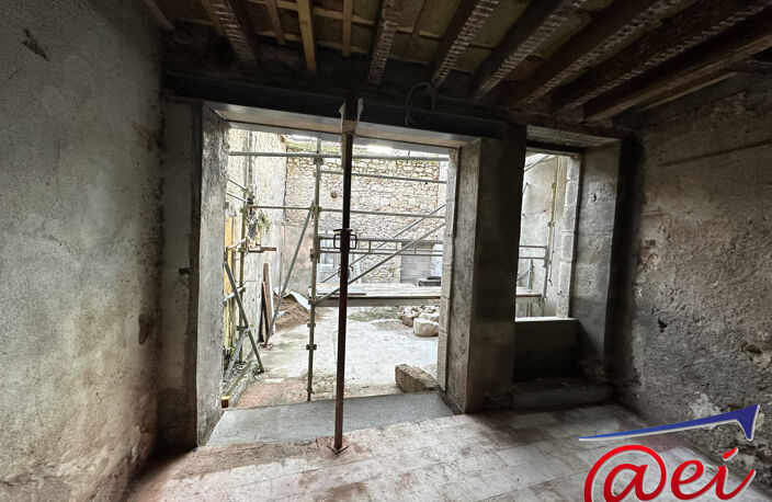 Immeuble de 180m2 à rénover. Toiture et plancher neufs. — photo 5