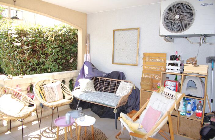 DRAGUIGNAN APPARTEMENT T4 REZ DE JARDIN DOUBLE GARAGE PROXIMITE CENTRE VILLE — photo 2