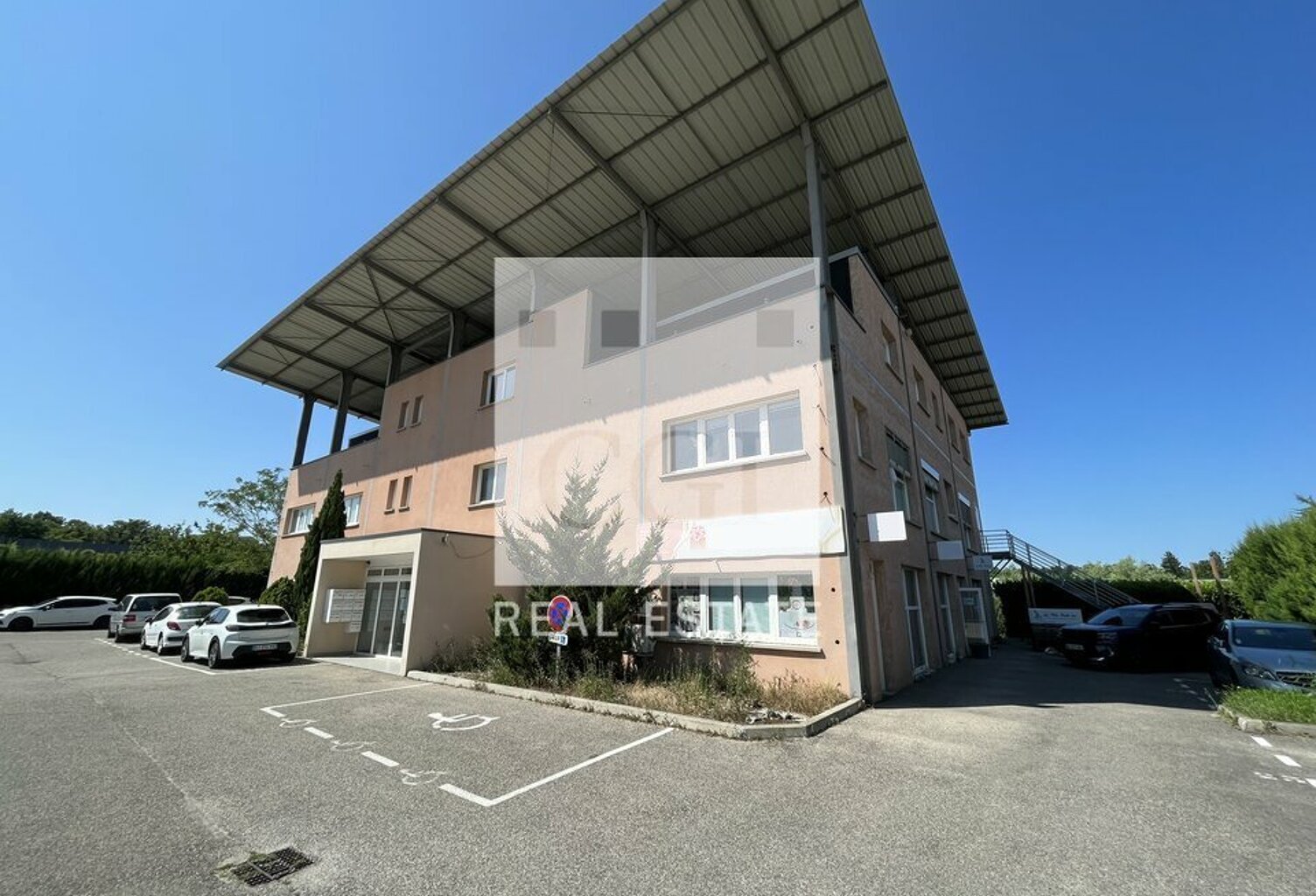 BUREAUX à LOUER — photo 1