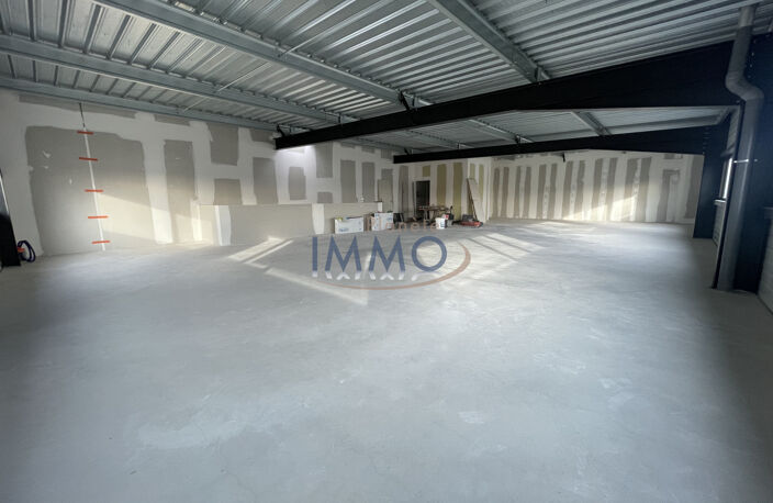 Local professionnel ou Commercial neuf — photo 3