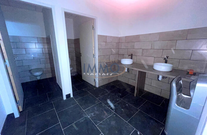 Local professionnel ou Commercial neuf — photo 4