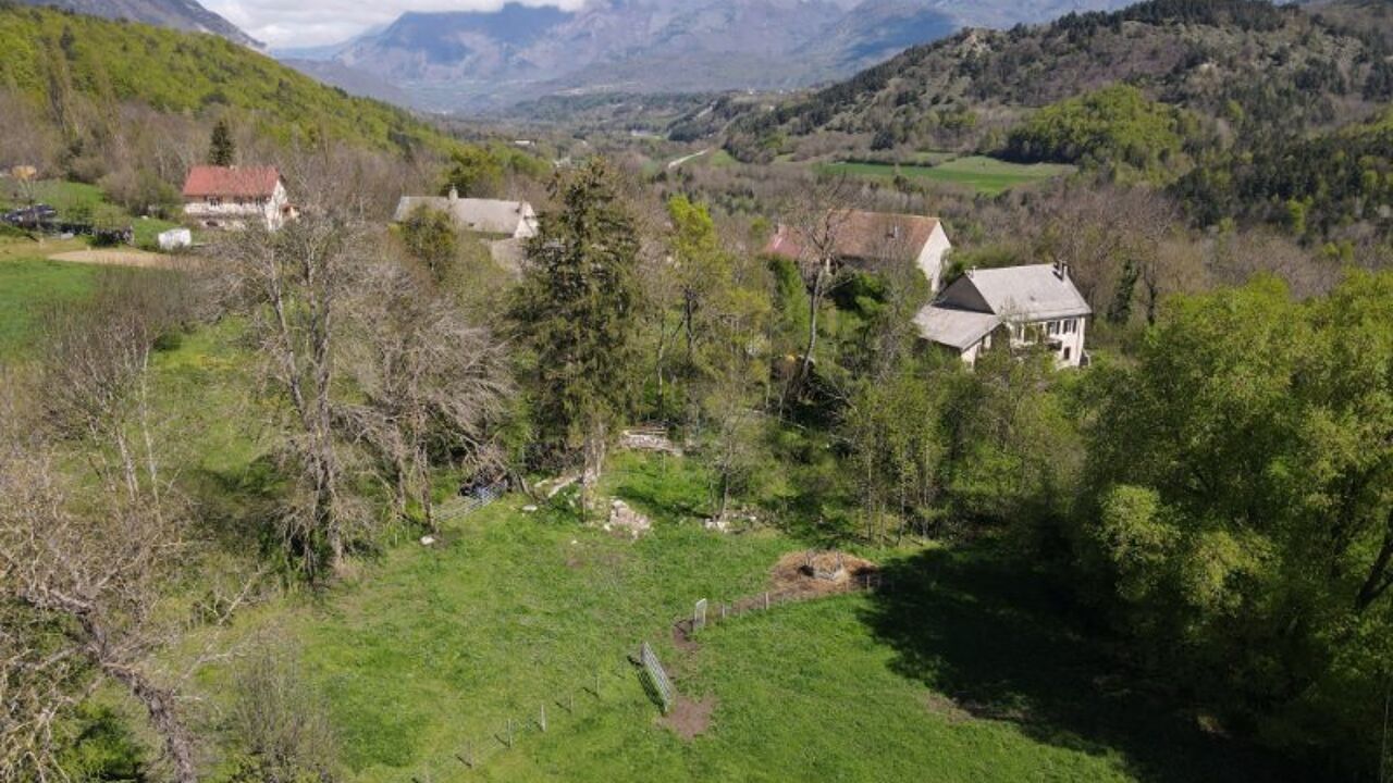 terrain  pièces 795 m2 à vendre à Le Noyer (05500)