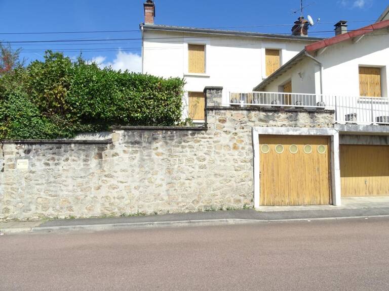 Saint Junien centre, maison 102 m2 avec garages, jardin et dé... — photo 1