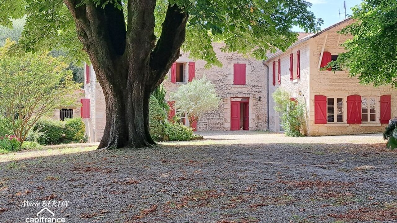 maison 11 pièces 426 m2 à vendre à Niort (79000)