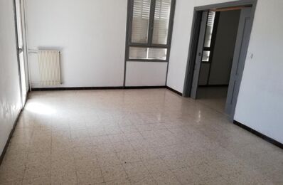 location appartement 605 € CC /mois à proximité de Saint-Geniès-de-Malgoirès (30190)