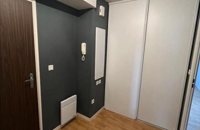 A VENDRE SECLIN appartement F3 balcon garage — photo 4
