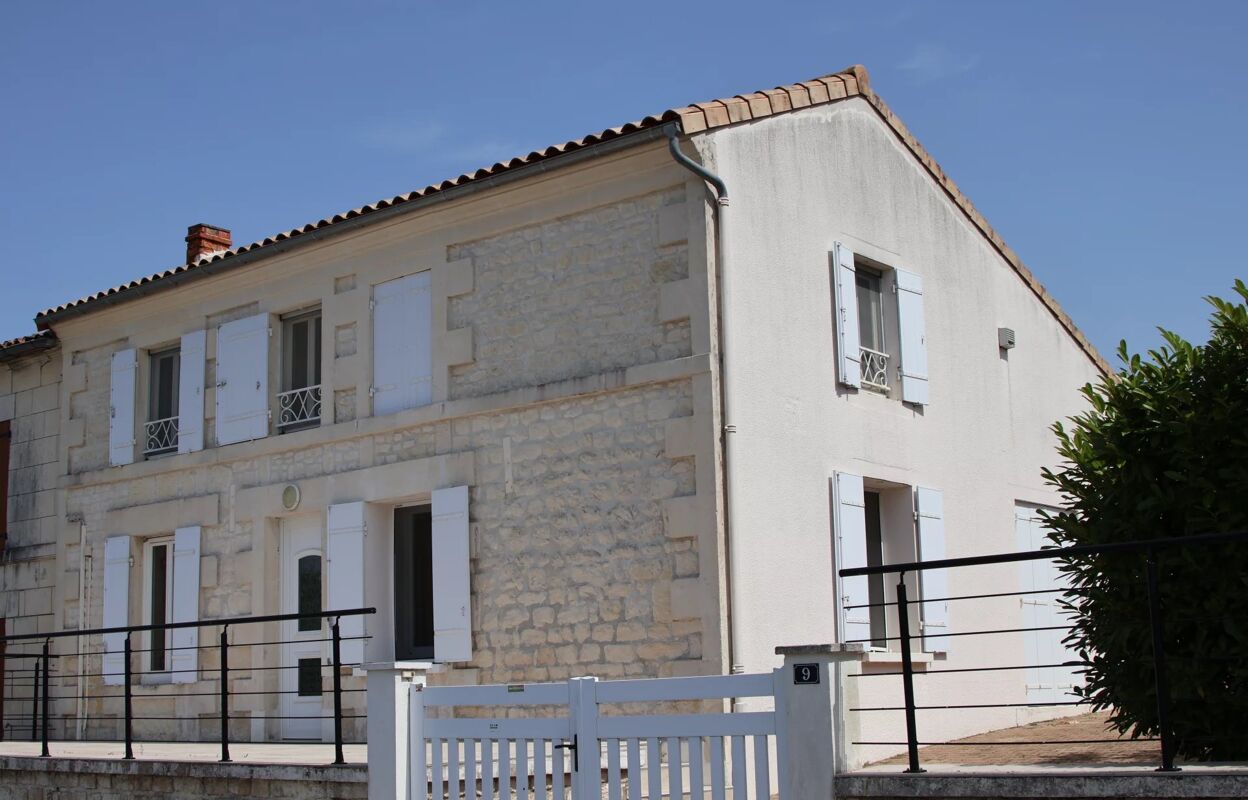 maison 6 pièces 148 m2 à vendre à Pons (17800)