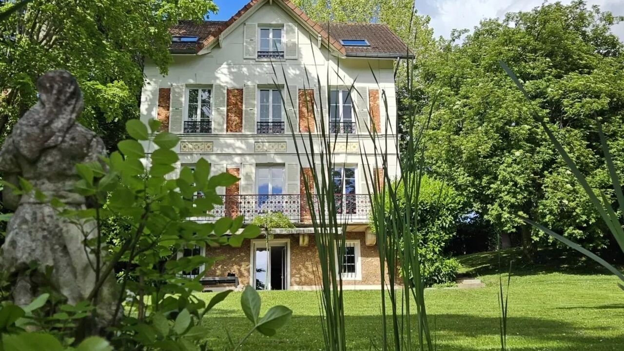 maison 10 pièces 234 m2 à vendre à Mandres-les-Roses (94520)