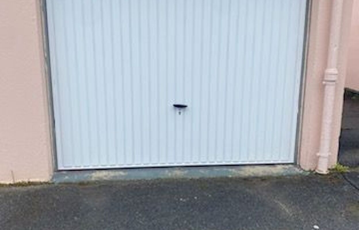 garage  pièces 15 m2 à vendre à Boussy-Saint-Antoine (91800)