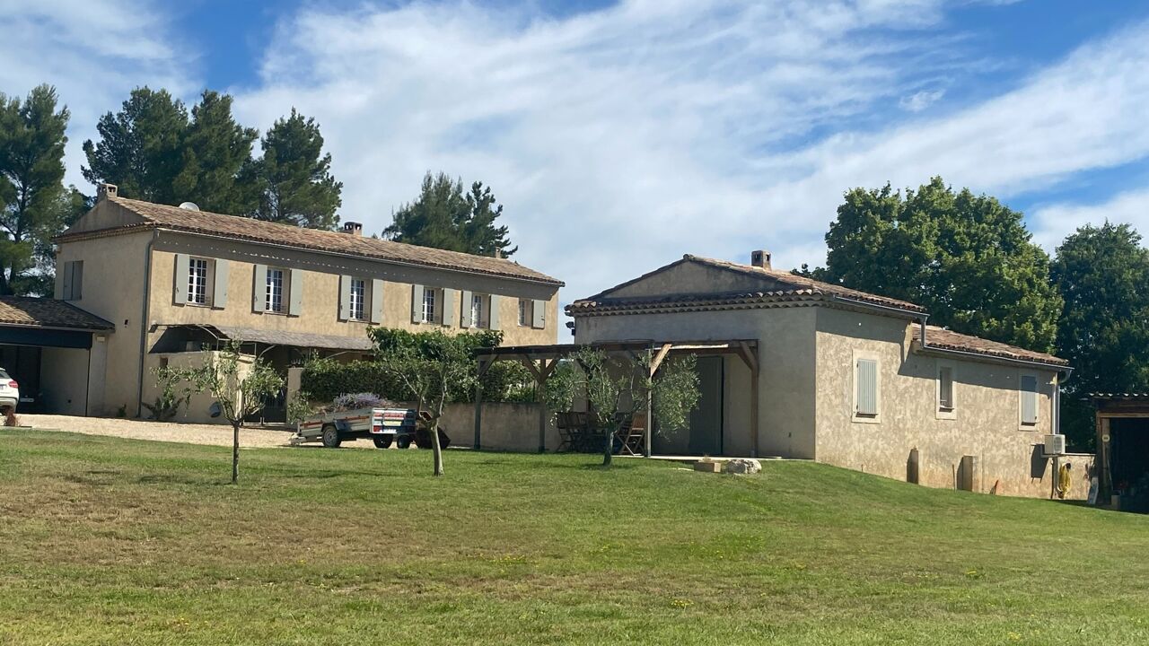 maison 7 pièces 278 m2 à vendre à Grambois (84240)