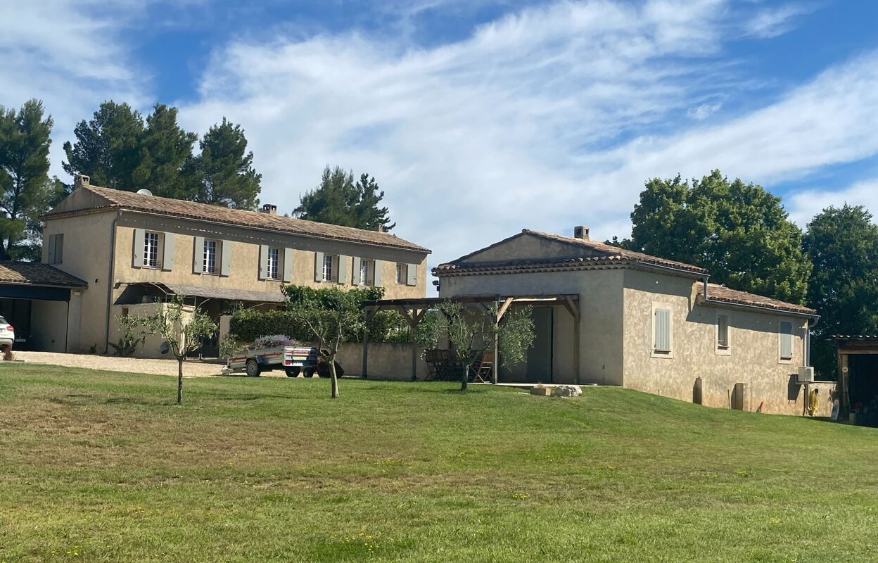 maison 7 pièces 278 m2 à vendre à Grambois (84240)